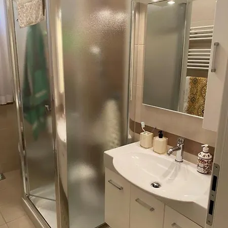 Mare Blu Apartment, קרביה