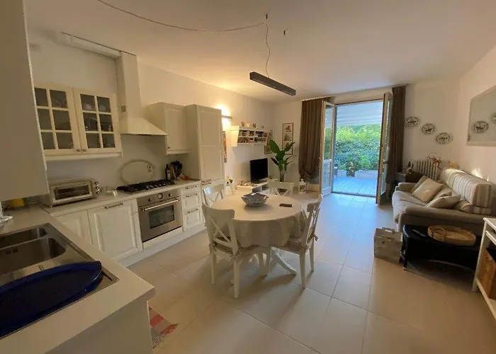 Mare Blu Apartment, 체르비아